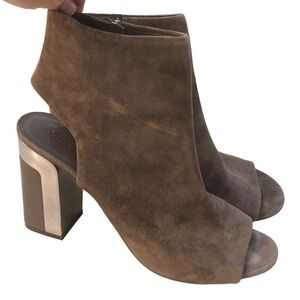 VINCE Fenmore Taupe Brown Suede Peep Toe Ankle Bootie Boot Heels